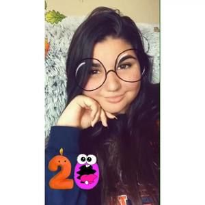 Meet your Posher, Olivia